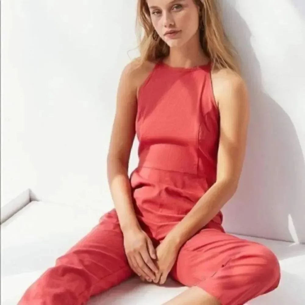 UO Hattie High Neck Linen Jumpsuit 0